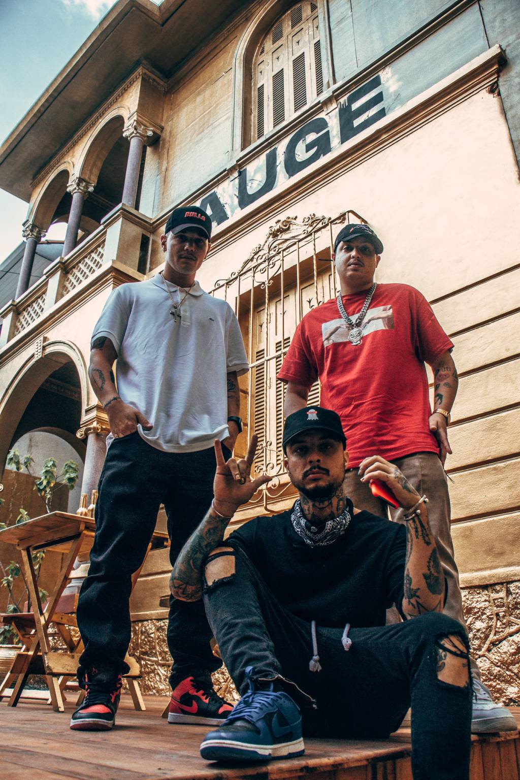 Grupo de rap Costa Gold lança ‘casa dourada’ em imóvel na Vila Mariana