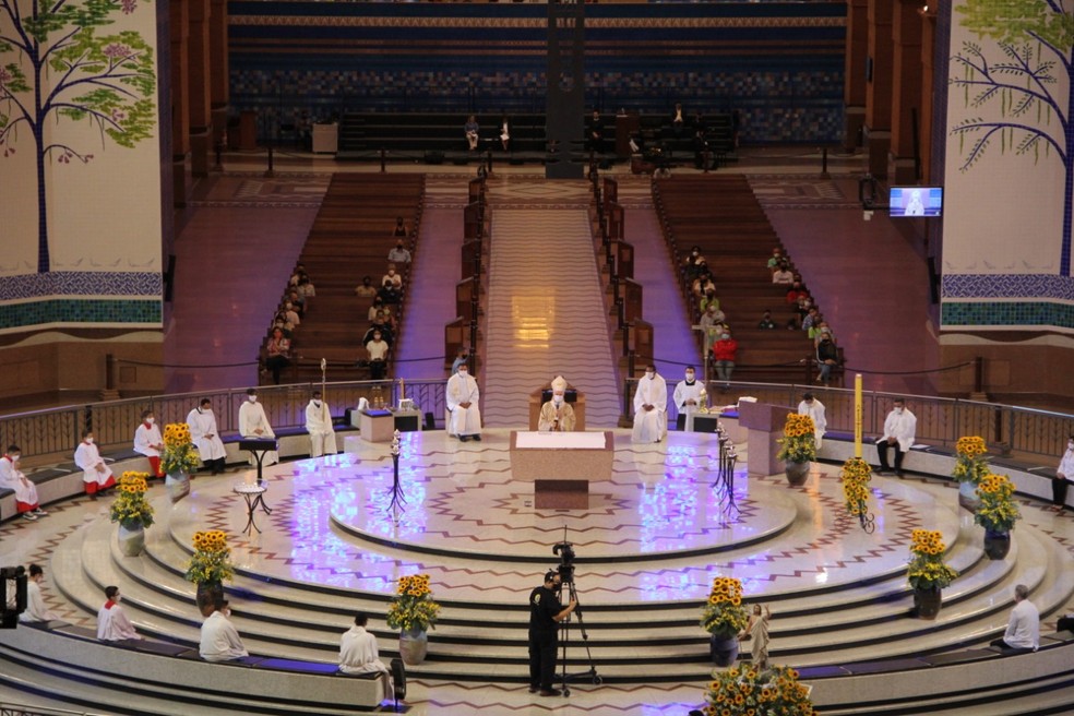 Novena da Padroeira começa nesta segunda (3) no Santuário de Aparecida