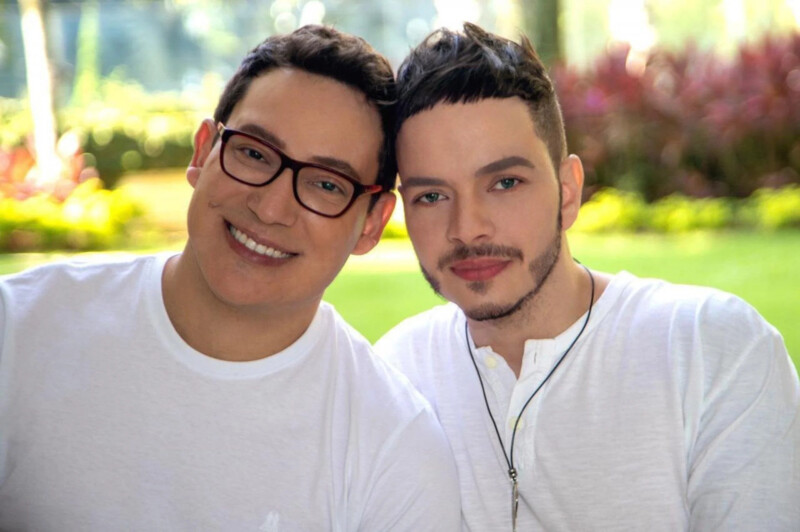 Ex-pastor Felipe Heiderich diz que achou estranho beijar um homem