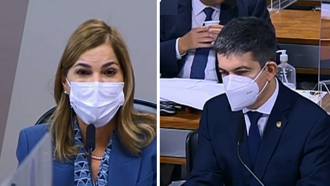 A imagem mostra uma montagem com Mayra, à esquerda, sentada em frente à um microfone de máscara. À direita, o senador Rodrigues também está sentado à frente de um microfone.