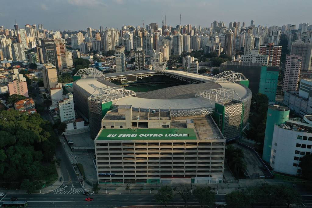 A edição 2021 da CASACOR São Paulo será no Parque Mirante, no anexo Arena Allianz Parque. No rooftop, a instalação "Eu Serei Outro Lugar", de Felipe Morozini.