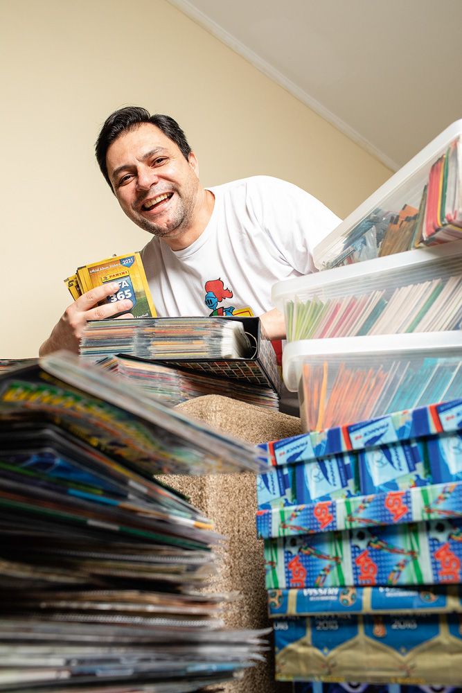 Coleção de álbuns e envelopes registra mais de duas décadas de futebol