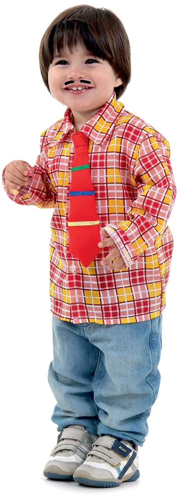 bebe.jpg Bebê veste uma camisa xadrez vermelha, gravata vermelha, calça jeans, sapato e um bigode de adesivo