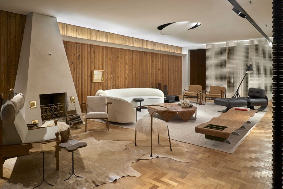 Sala da Lareira - Carol Horta e J&uacute;lia Belis&aacute;rio. CASACOR Minas Gerais 2019.