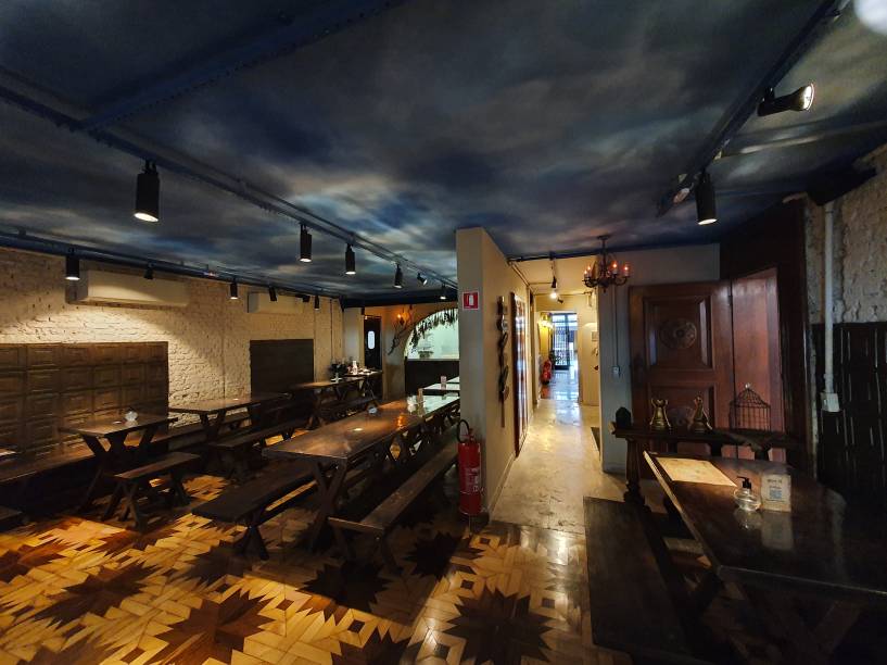 Empresária fã de Harry Potter transforma restaurante em Hogwarts - PP
