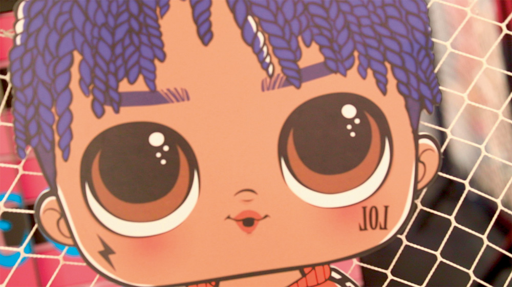 LOL Surprise World – PSC (1).png Foto de um desenho de uma boneca personagem LOL Surprise