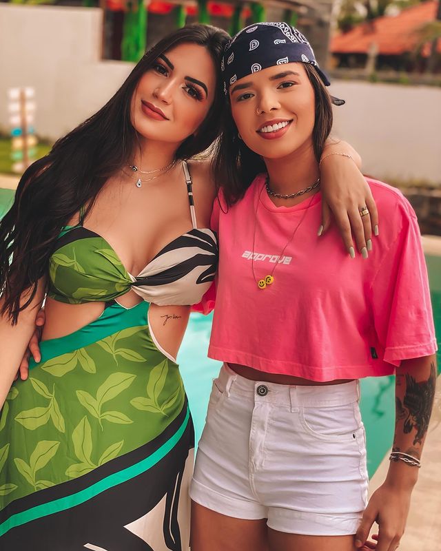 Cantora Maria Clara se separa da mulher após seis meses de casamento