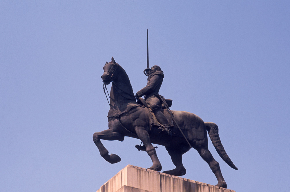 estátua de Duque de Caxias, na Praça Princesa Isabel