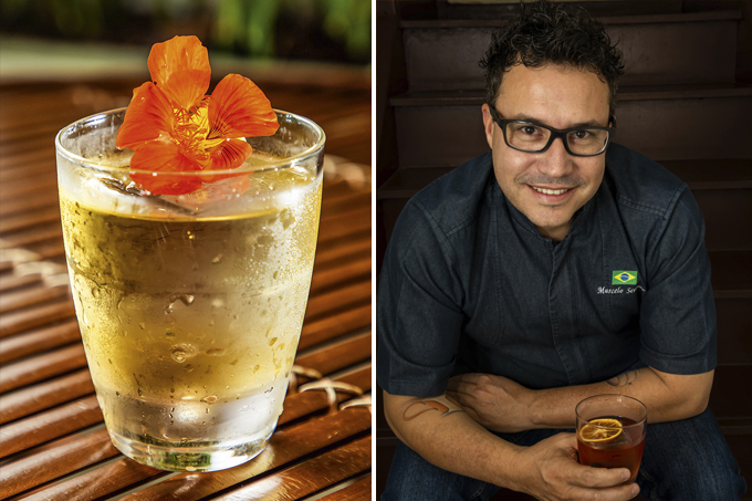 Duas imagens verticais unidas por linha fina branca. À esquerda, drinque alaranjado posto em mesa de madeira com florzinha laranja sobre o gelo. À direita, o bartender Marcelo Serrano sentado segurando um drinque.