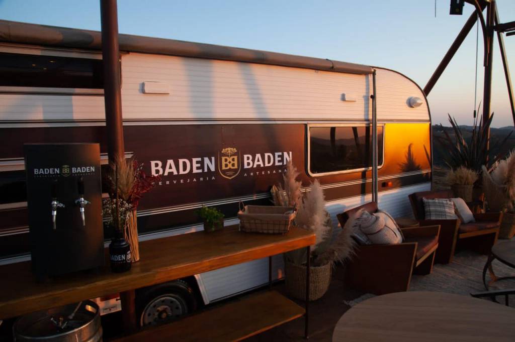008f90ed-520f-4f07-b9d6-9a5a8aaf5af5 Trailer da Baden Baden