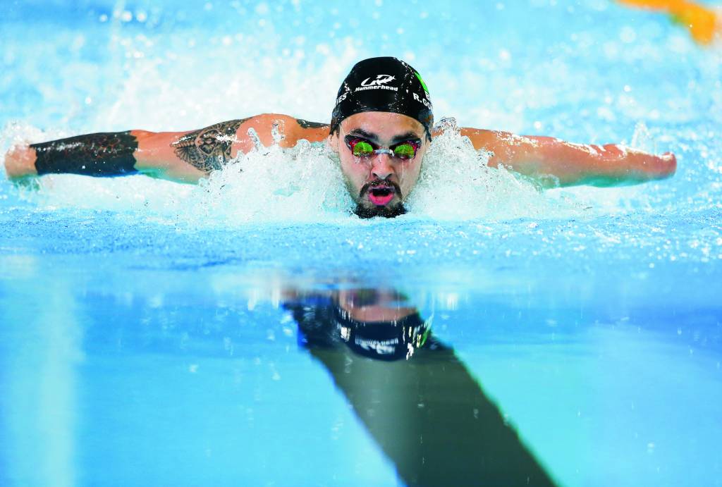 O atleta Ruiter Silva nadando na piscina dos Jogos Panamericanos em 2019
