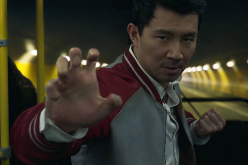 Simu Liu, astro de Shang-Chi, chorou ao ler o roteiro de filme da Marvel