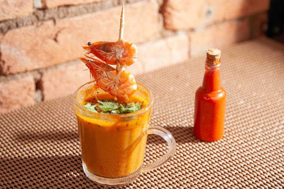 Caldo de camarão: com leite de coco e coentro Caldo de camarão: com leite de coco e coentro