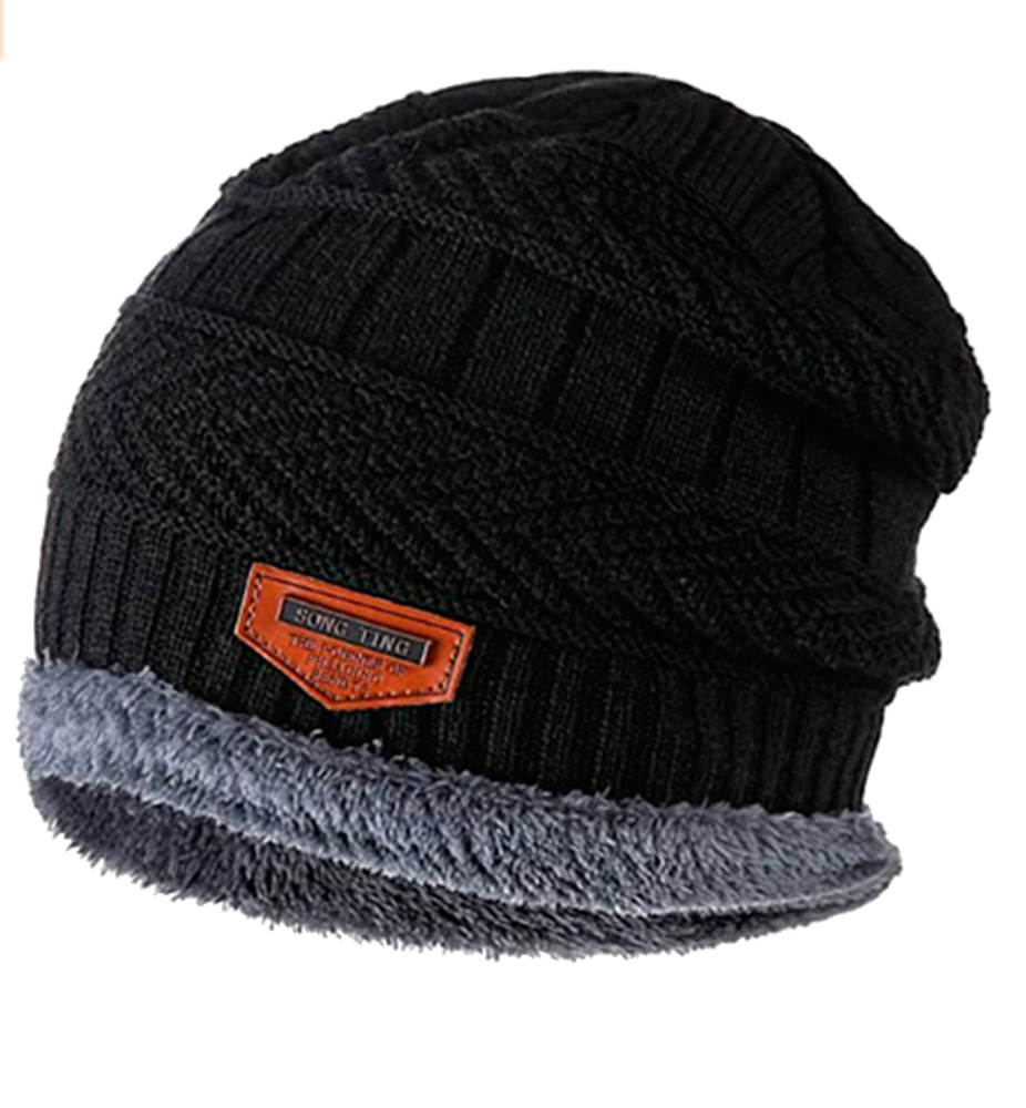 Um gorro preto com interior cinza e detalhe marrom, do logo da marca, pequeno na frente