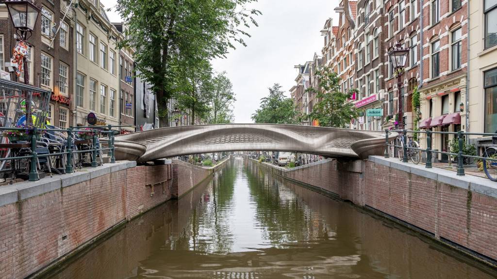 Amsterdã inaugura a primeira ponte impressa em 3D do mundo