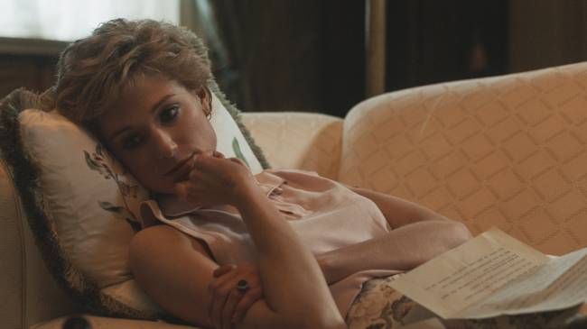 Na foto, vemos Elizabeth Debicki como Diana