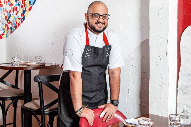O chef: a cozinha ibérica está sob comando de Marco Aurélio Sena, que morou por dois anos na Espanha