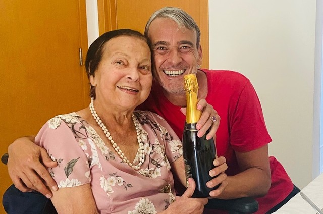 Alexandre Borges com a mãe, Rosa Linda
