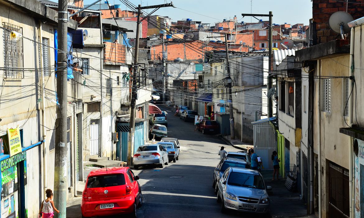 Imagem mostra rua da favela de Heliópolis