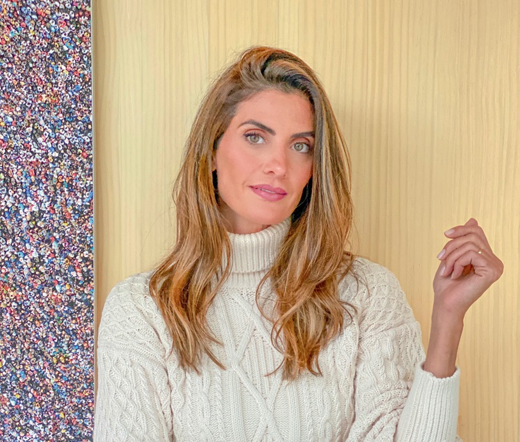 Isabella Fiorentino vira surfista e compartilha ‘caldos’ e tombos nas redes