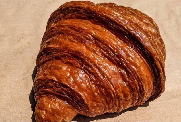 Medialuna: croissant à moda argentina com casquinha de açúcar