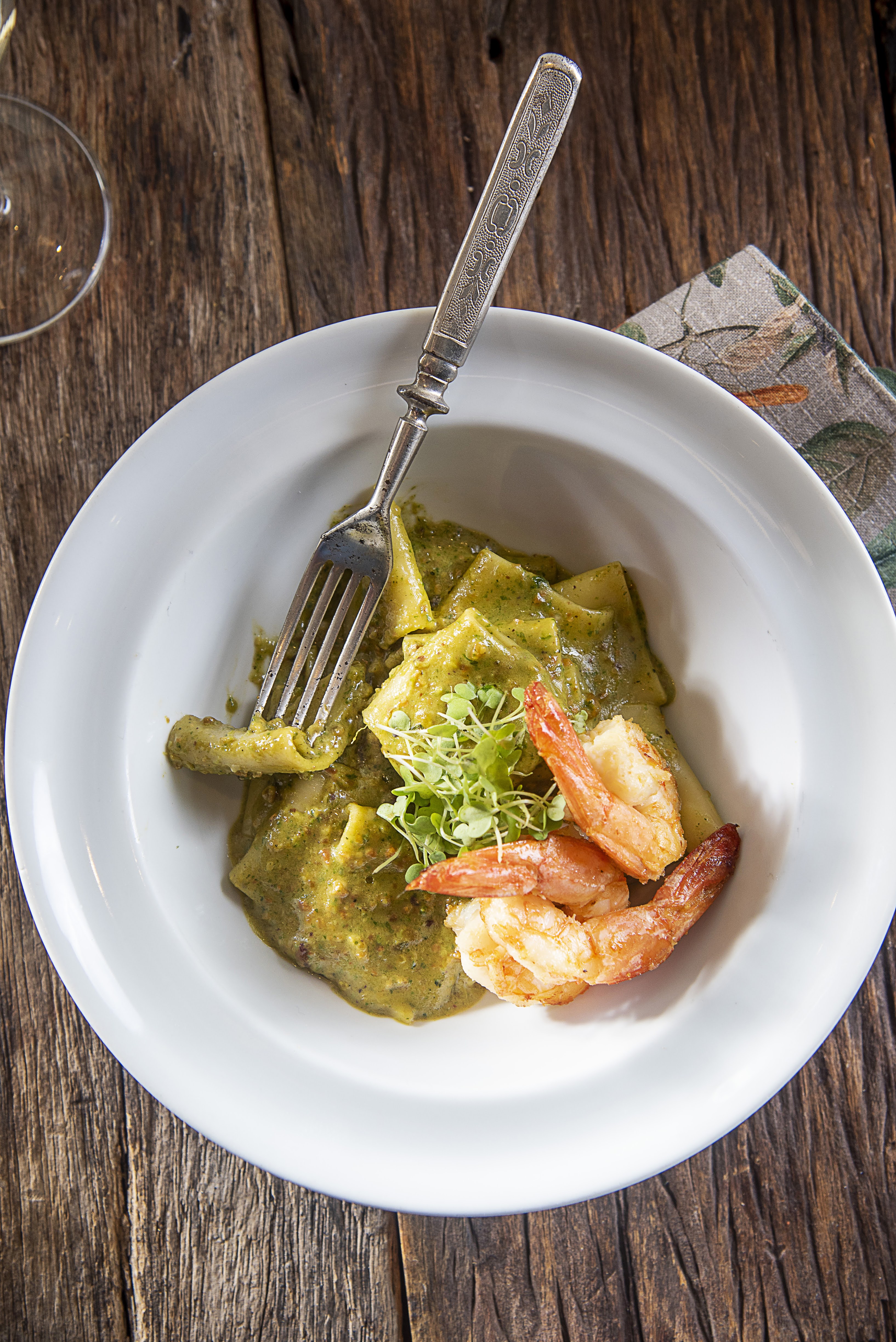 Basilicata: a estrela do jantar pode ser o paccheri com camarão e pesto de pistache