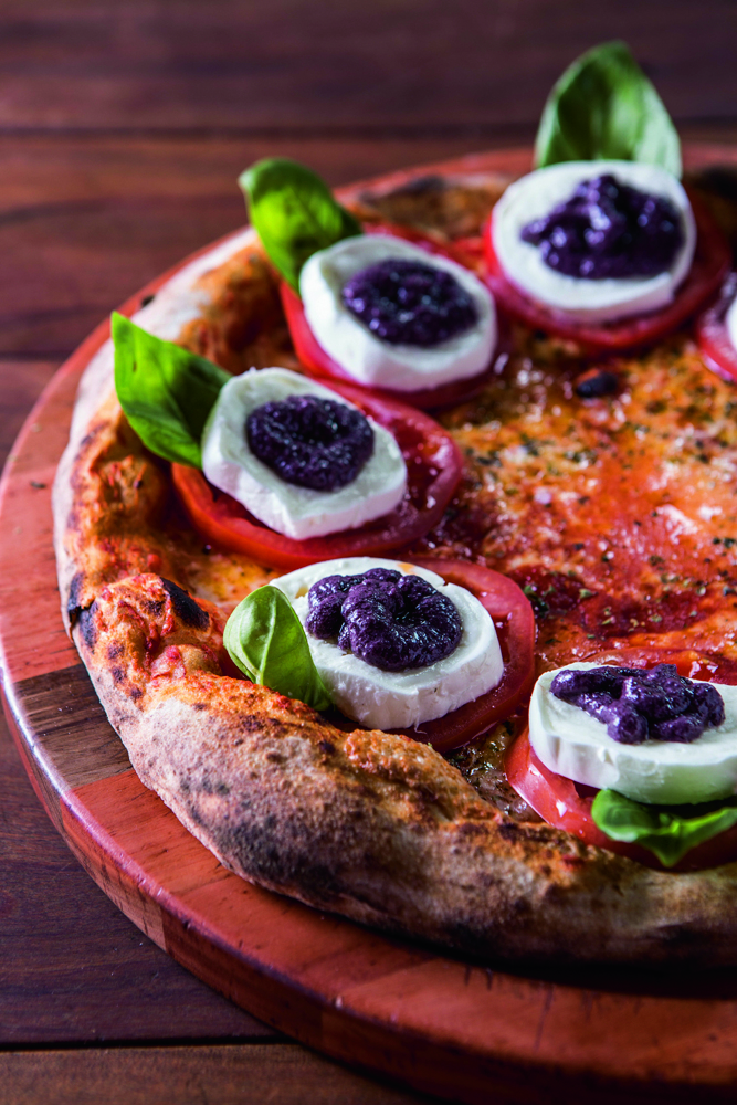 Pizza caprese da Br&aacute;z.