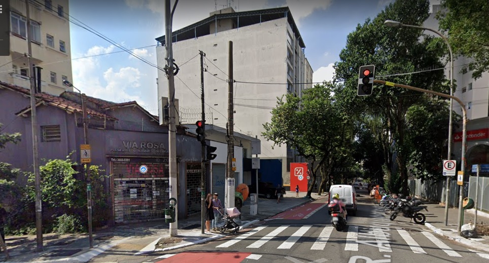 Imagem mostra cruzamento de ruas pelo Google Maps