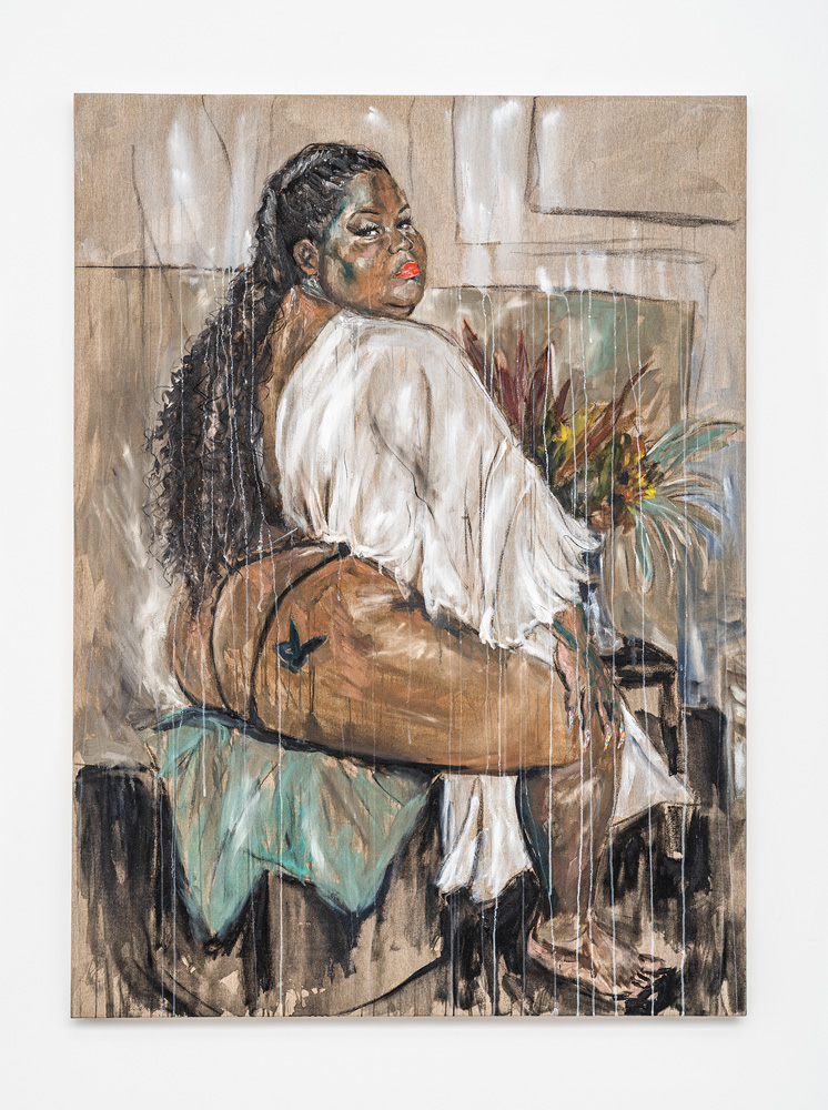 Uma pintura mostra a MC Carol, uma mulher negra e gorda, sentada de costas em uma cadeira. A bunda está amostra