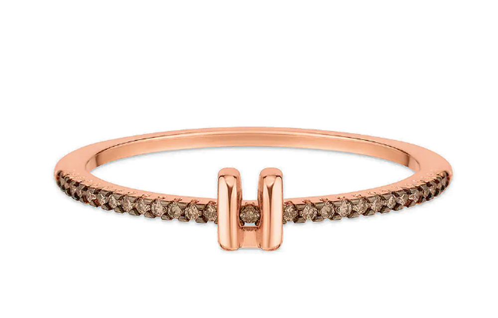 vivara op1.png Um anel bem fino rosa dourado com pedras e um detalhe no centro
