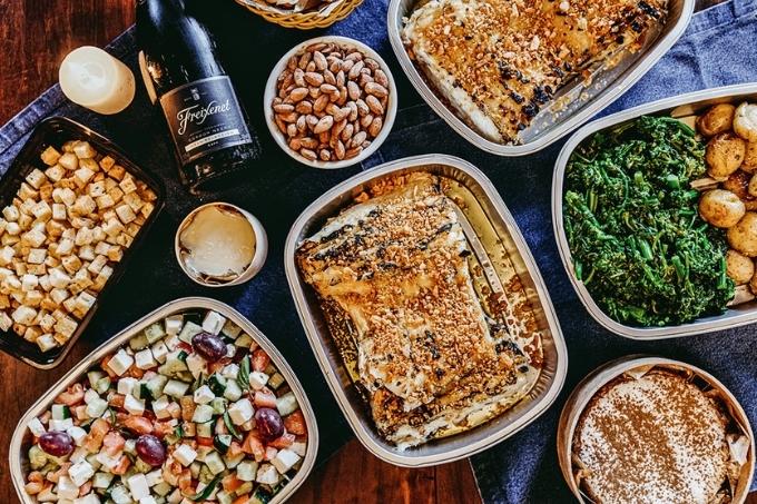 Embalagens com bacalhau e demais guarnições
