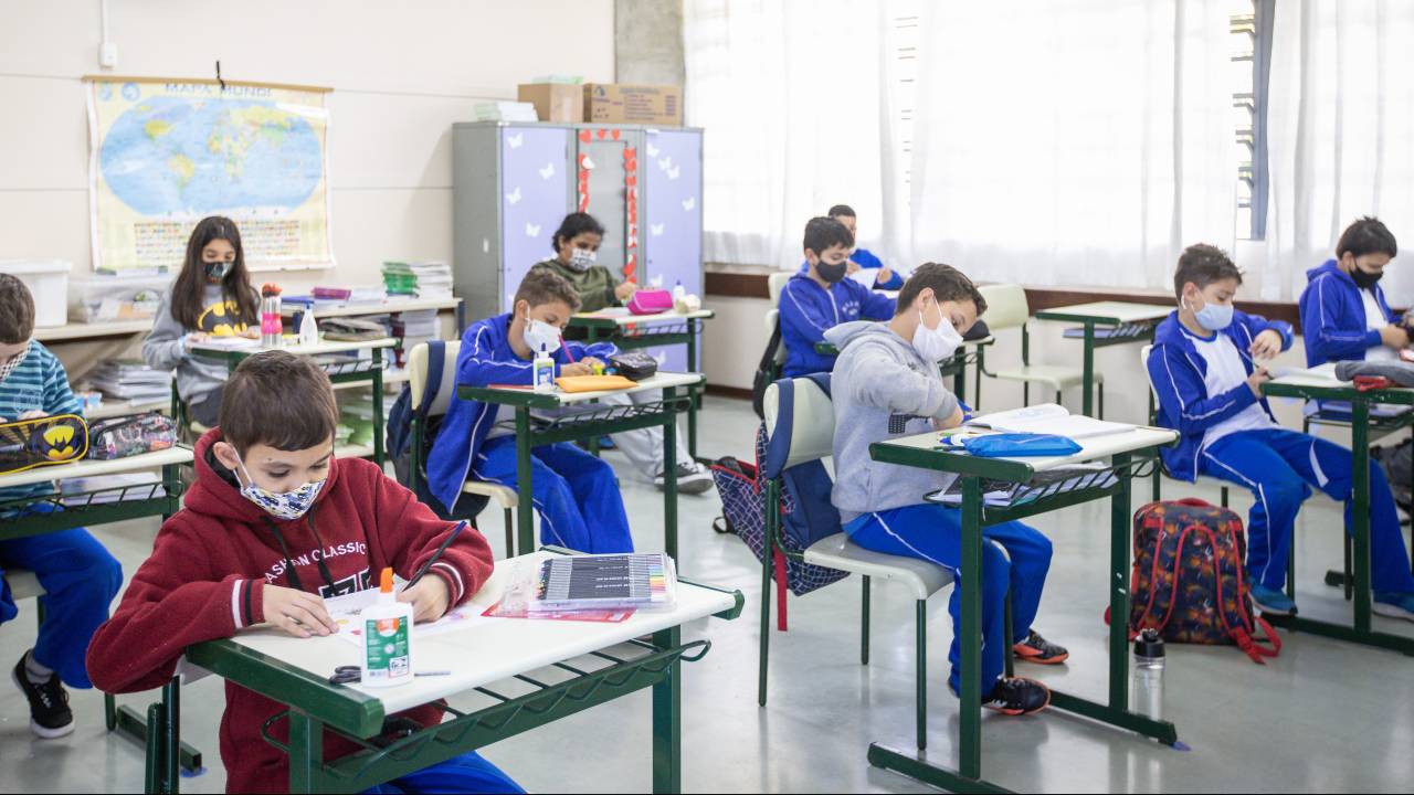 alunos em sala de aula