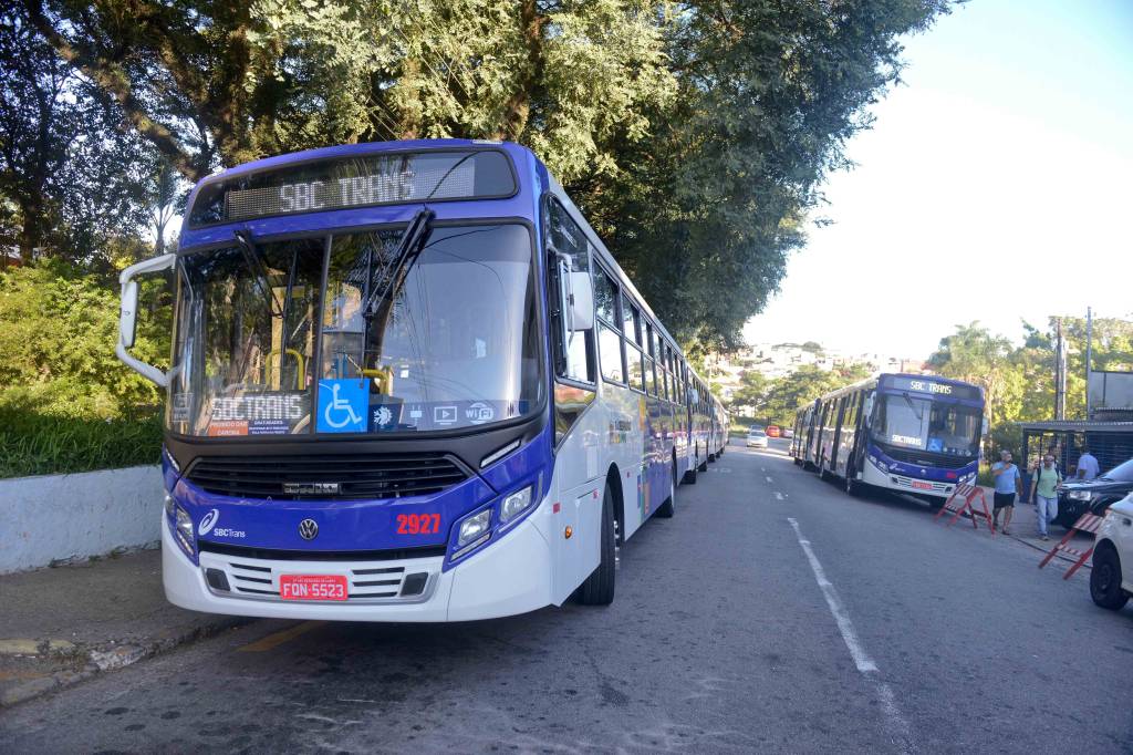 Cidades da Grande SP reajustam tarifa de ônibus para até R$ 6