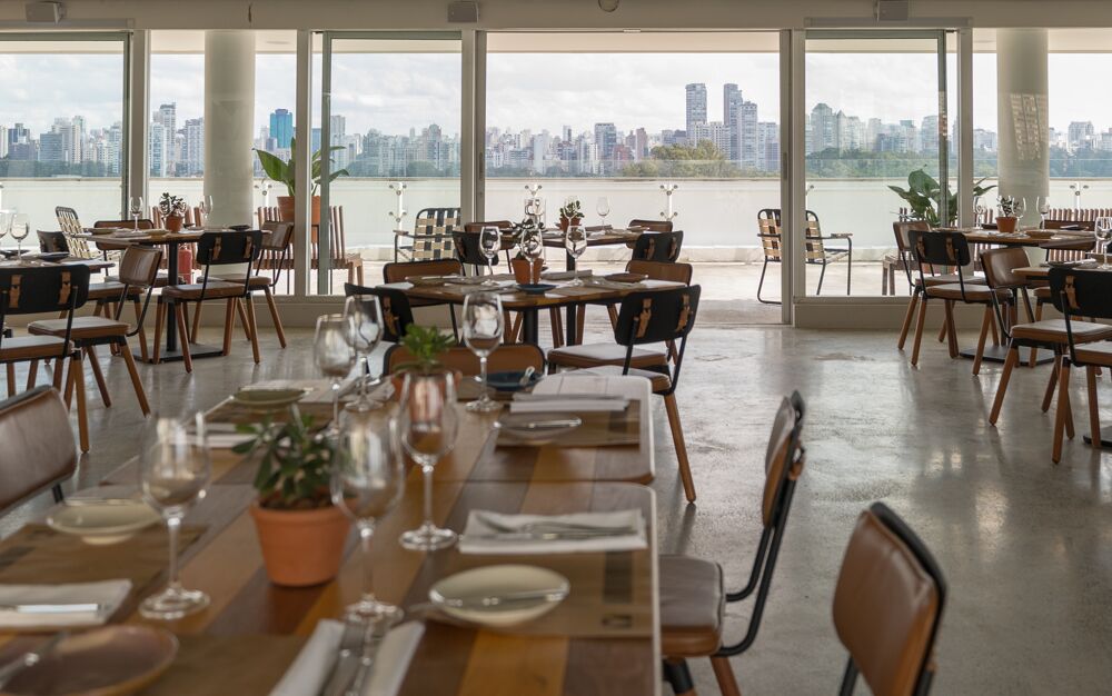 O restaurante Vista Ibirapuera surpreende com o visual e gastronomia.