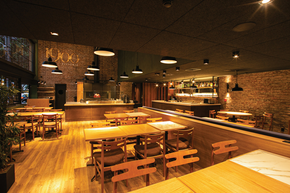 1900 abre nova unidade, com horário inusitado