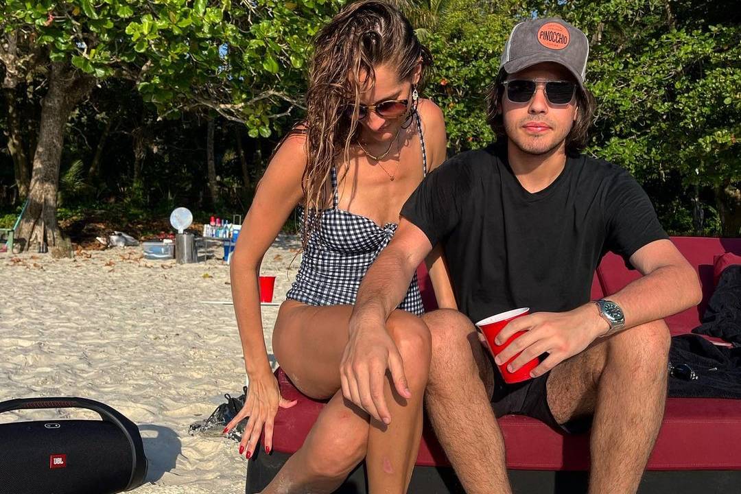 João Guilherme e Schyneider Moura na praia
