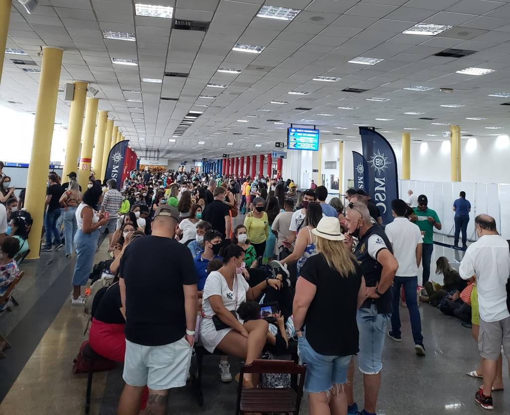 passageiros no Concais, o terminal de passageiros do Porto de Santos