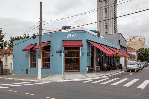 Espírito de boteco: bar inaugurado em dezembro foi montado em uma casa de esquina