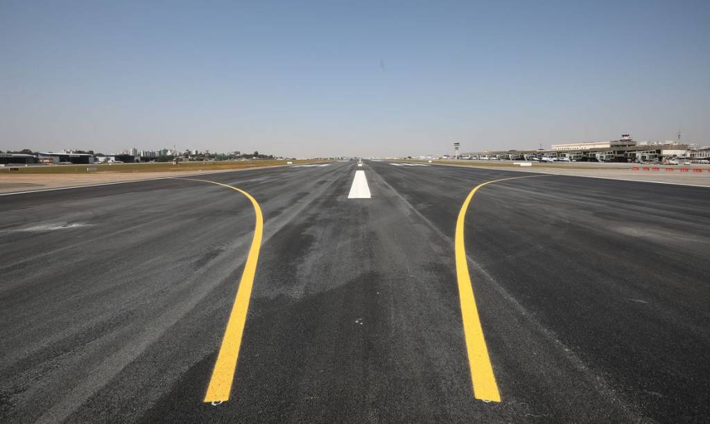 Imagem mostra parte da pista do aeroporto de Congonhas, na zona sul de São Paulo