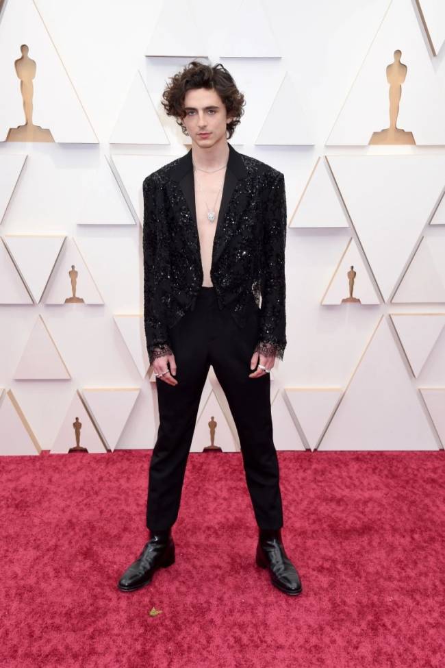 Timothée Chalamet Timothée Chalamet, de terno preto