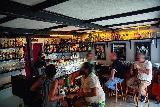 Ambiente: o bar fica na lateral da paróquia do Largo da Batata