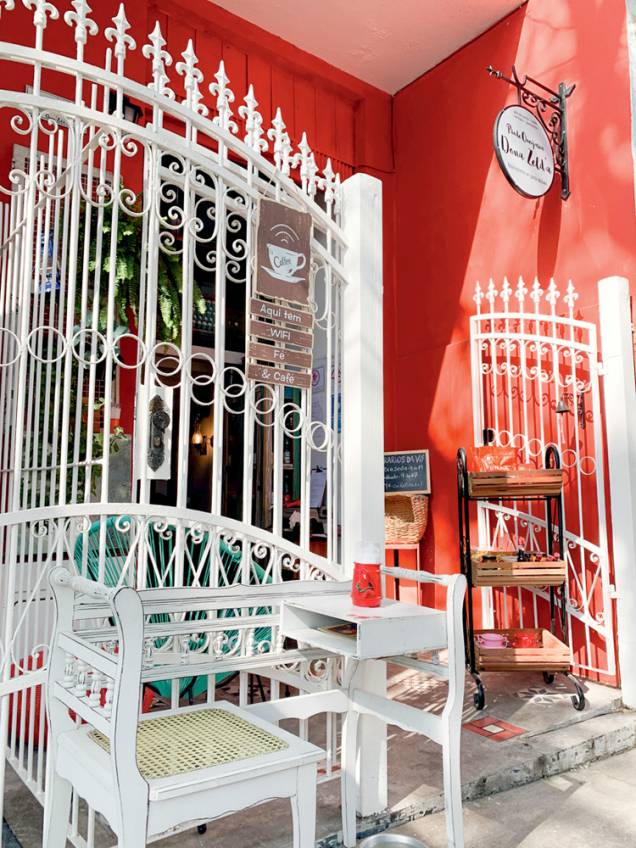 Ambiente: decorado por móveis antigos Ambiente: decorado por móveis antigos