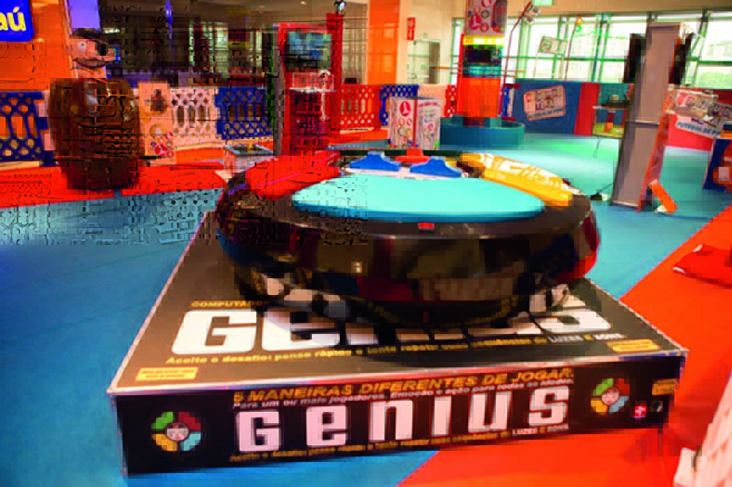 versão gigante do brinquedo Genius