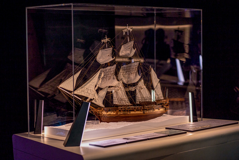 Réplica em miniatura do HMS Beagle, navio em que Darwin viajou o mundo