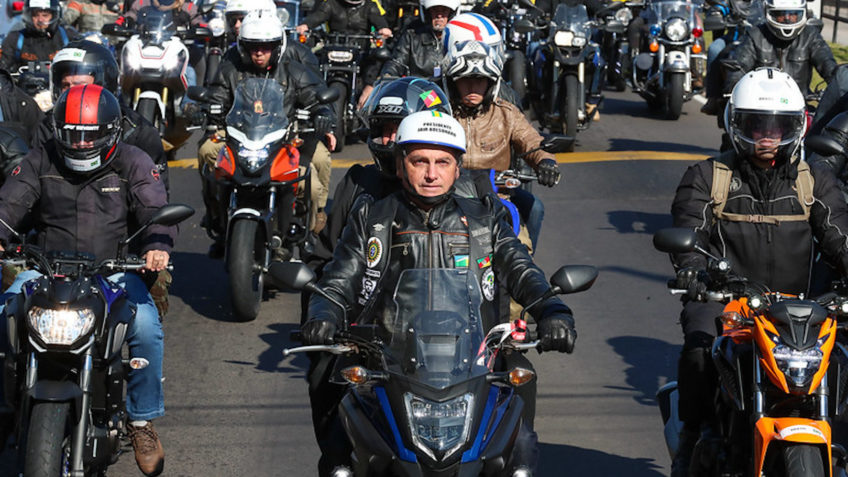 Bolsonaro faz nova motociata