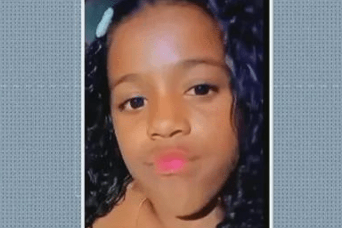 A menina Raquel, de 11 anos, que morreu após acidente com carro alegórico