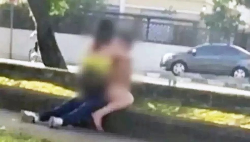 Casal é flagrado fazendo sexo em avenida de Santos