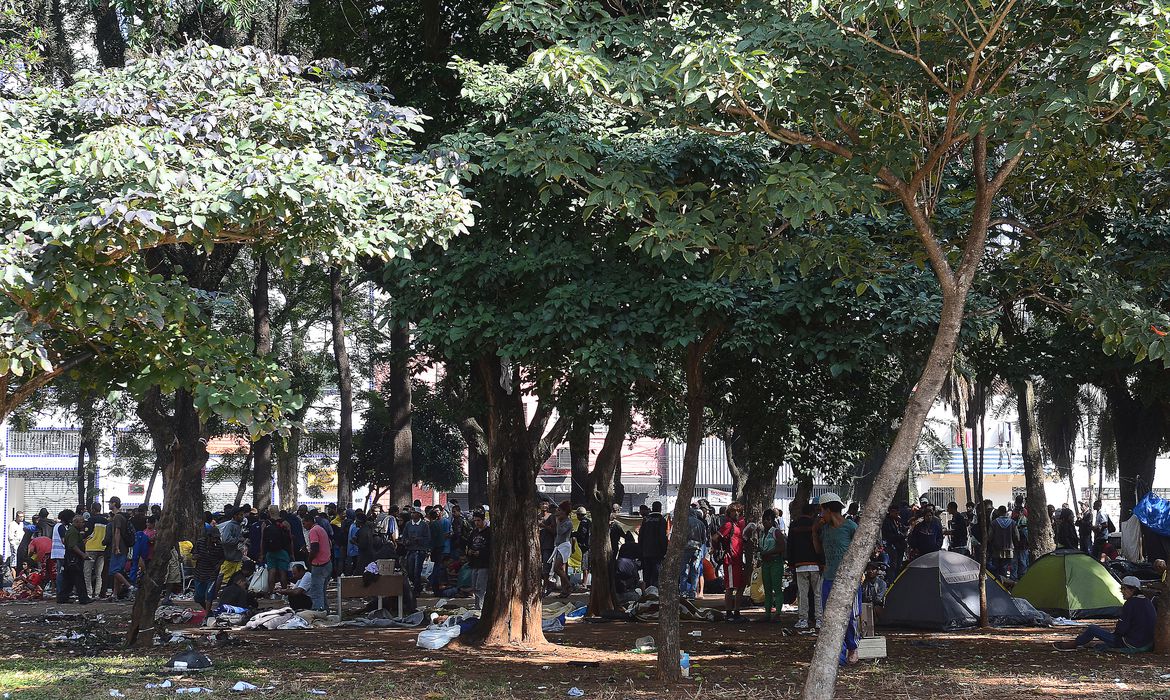Imagem mostra usuários de drogas se concentraram na Praça Princesa Isabel