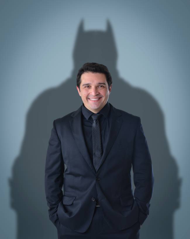 Batman BR: empresário recruta "liga da justiça" para ajudar pacientes com câncer