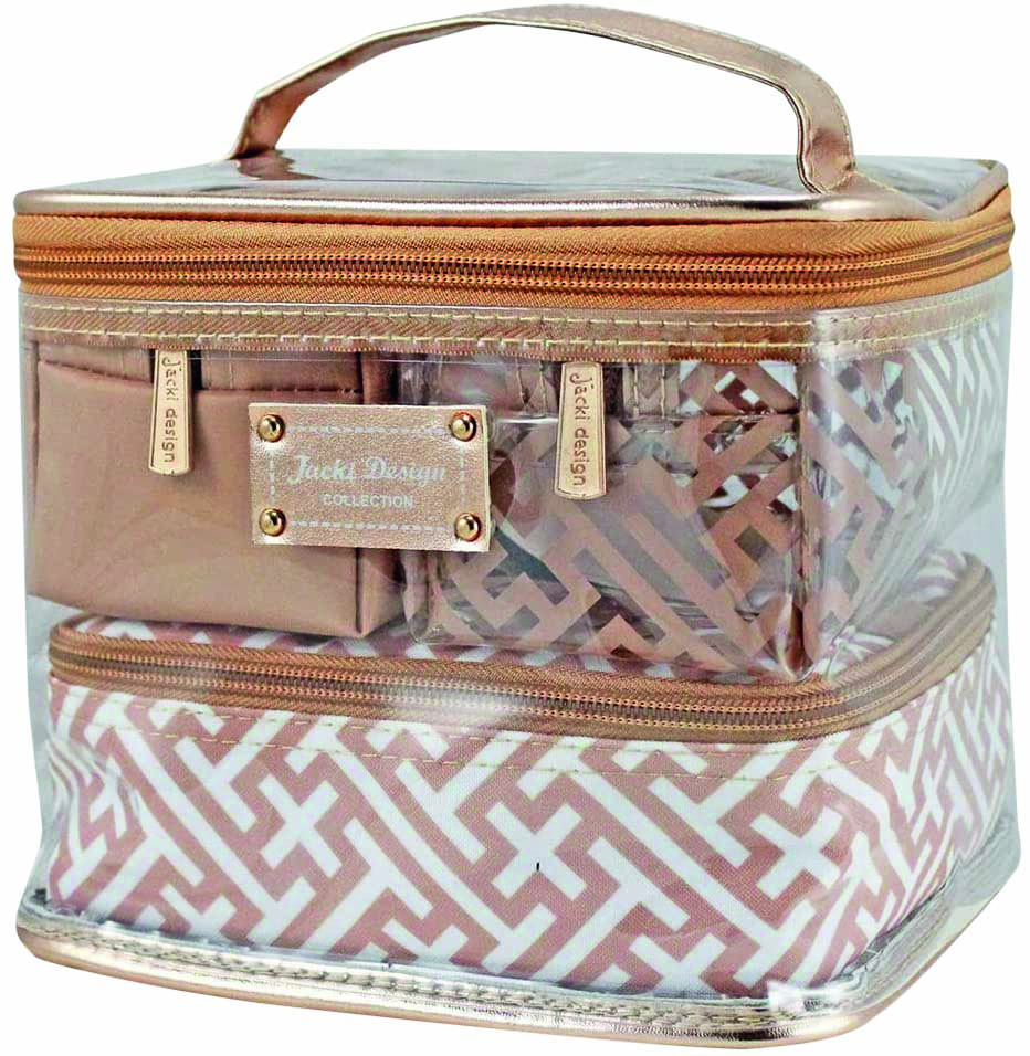 Kit de necessaires para maquiagem ros&eacute;. Uma bolsa em formato quadrado transparente abriga outras tr&ecirc;s bolsas menores